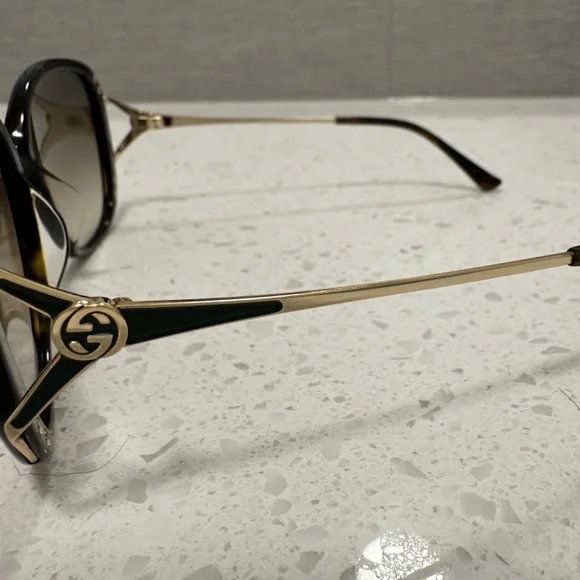 Gucci Sunglasses - Picture 2 of 4